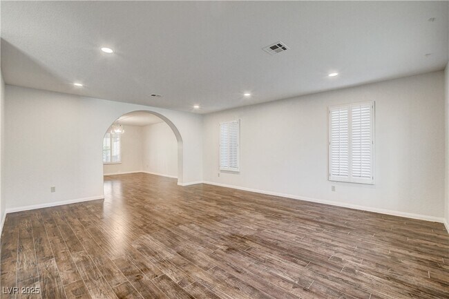 Building Photo - 9405 Mast Dr