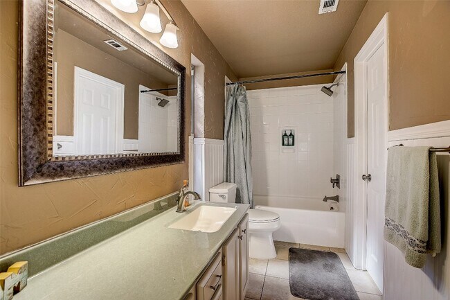 Building Photo - 7449 Peabody Dr