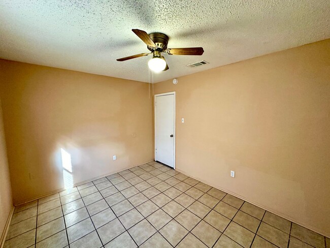 Building Photo - Update 4 bedroom 2 bath in Killeen TX