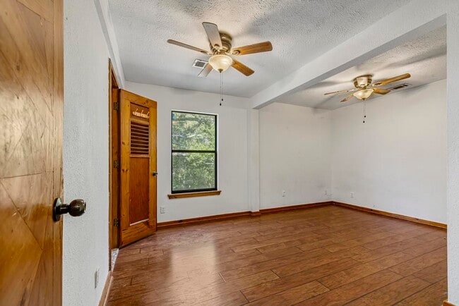 Building Photo - 4811 Soundside Dr