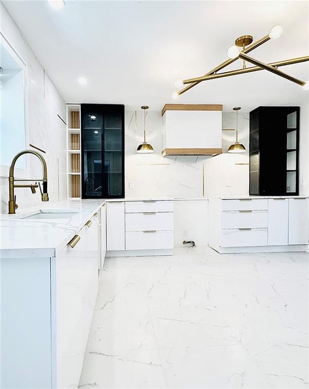 Building Photo - 38 Delmont Dr NE