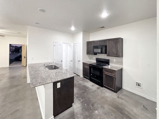 Building Photo - Modern 3-Bedroom Single-Story Home with St...