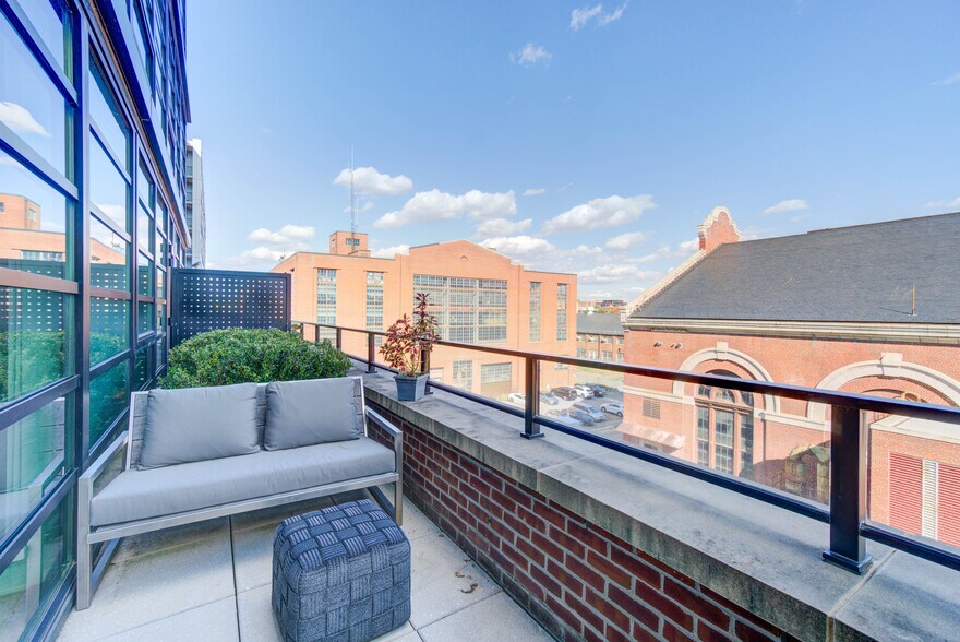 Building Photo - 1300 4th St SE