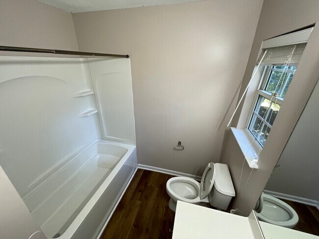 Building Photo - 5647 Fellowship Dr