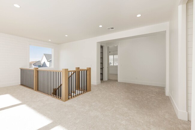 Building Photo - Beautiful 5 bed 4 bath home in Desert Cany...