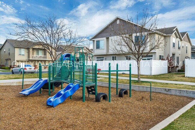 Building Photo - 928 Chelsea Ln