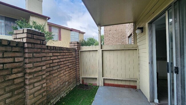 Building Photo - 2120 El Paseo St