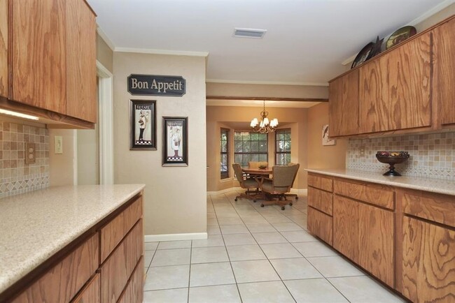Building Photo - 40101 Heritage Holw