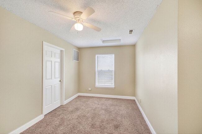 Building Photo - 2030 Orchid Bloom Ln
