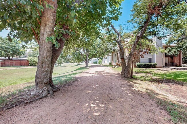 Building Photo - 10616 Mellow Meadow Dr