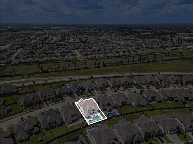 Building Photo - 12115 Ballshire Pines Dr
