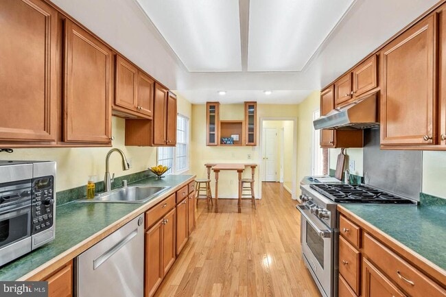 Building Photo - 9711 Cinnamon Creek Dr