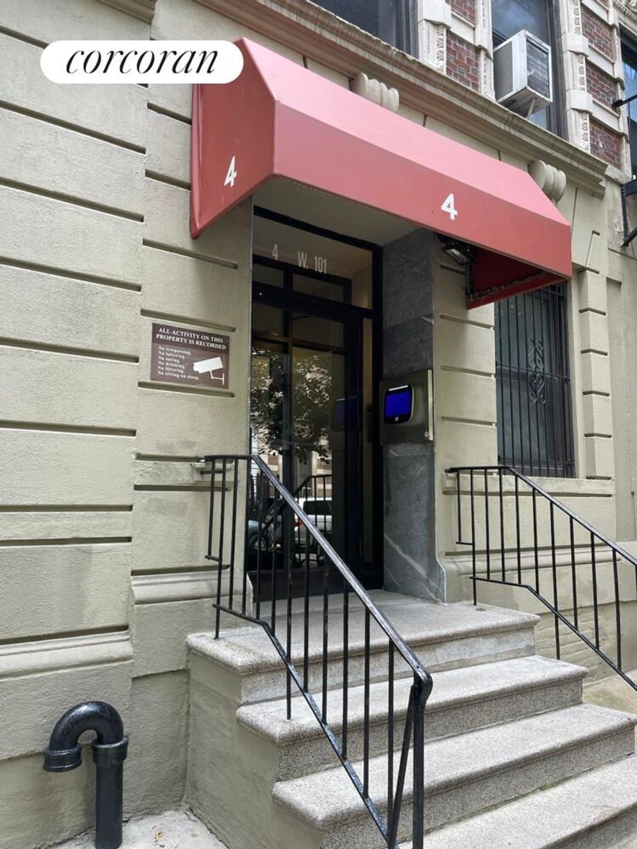 Building Photo - 4 W 101st St