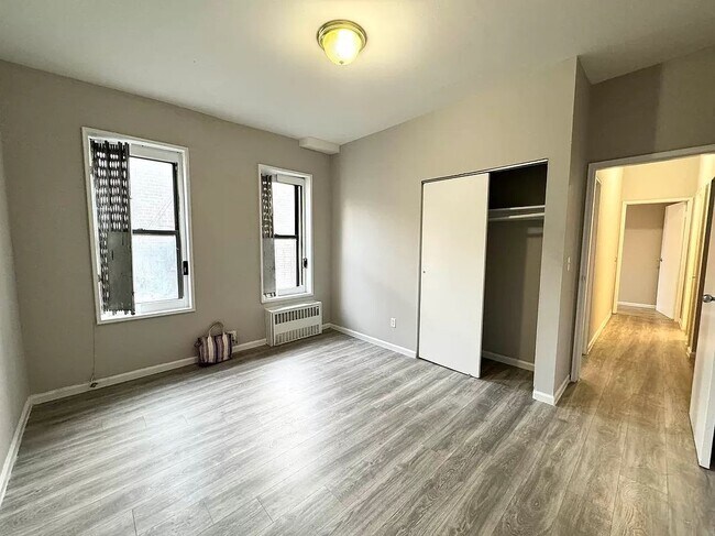 Building Photo - 330 E 100th St