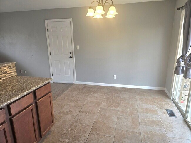 Building Photo - 109 Ely St