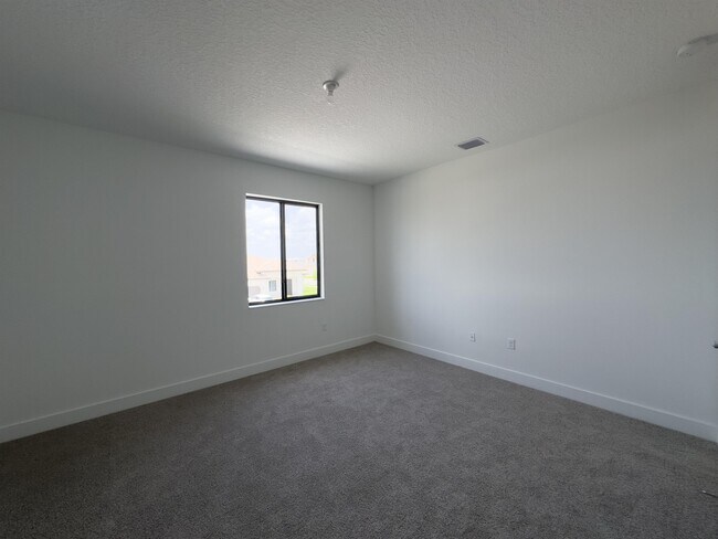 Building Photo - 5286 Nevola Ave