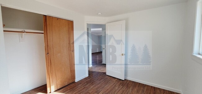 Building Photo - Absolutely Gorgeous 3 bd, 1 ba House locat...