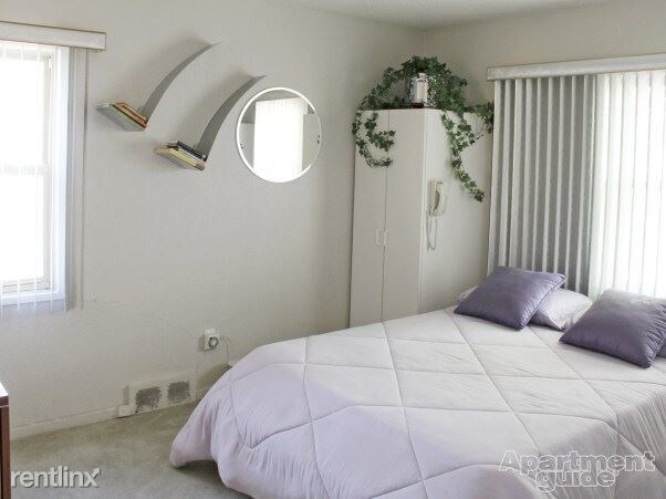 Building Photo - 9595 Greenview Ave