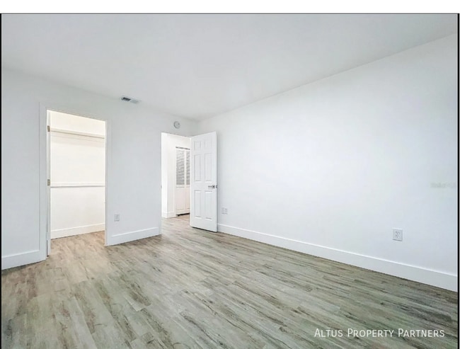 Building Photo - 6233 Dewdrop Way