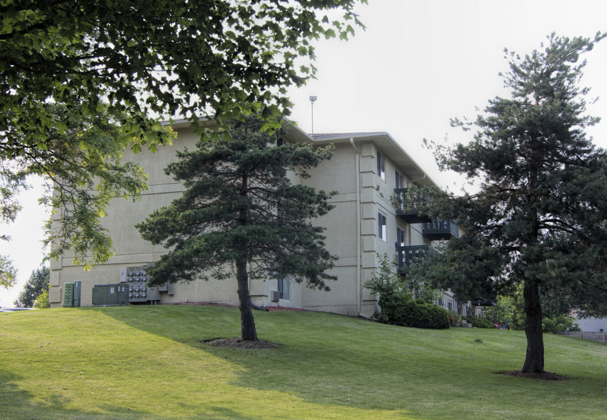 Interior Photo - Tan Oak Apartments