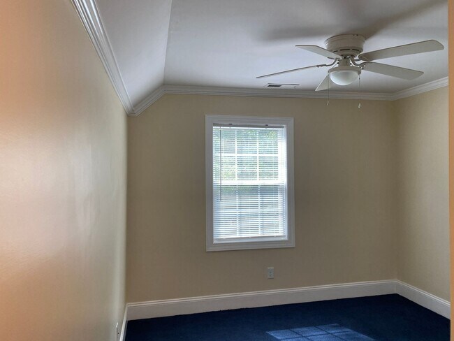 Building Photo - Comin Soon! Huge Deck! Updated dated 2 Bedroom apartment Close to UNCW, Wrightsville Beach.