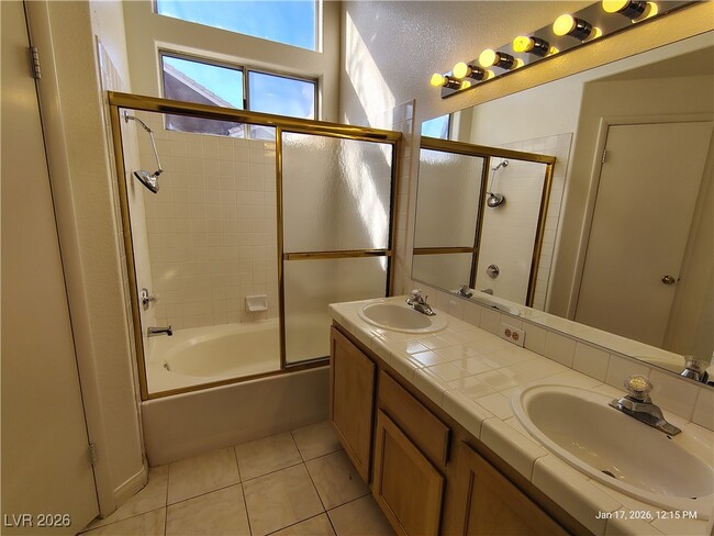 Building Photo - 1225 Taramar St