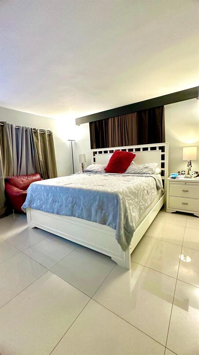 Building Photo - 18880 NW 57th Ave