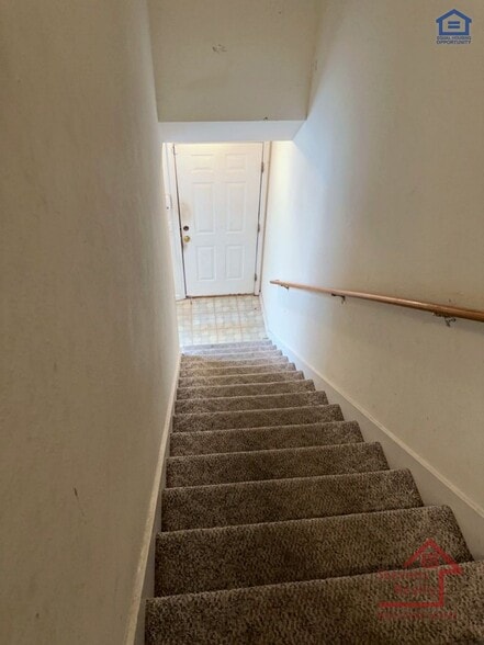 Building Photo - 3947 Webb Oaks Ct