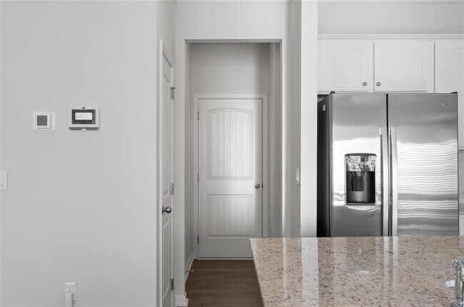 Building Photo - 2203 Blue Monarch Dr