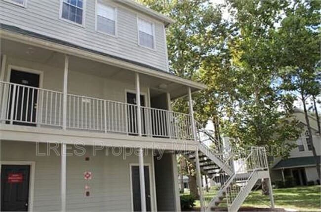 Building Photo - 5992 Westgate Dr