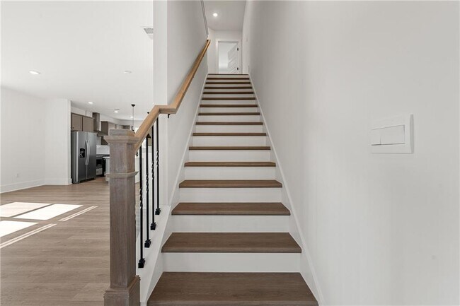 Building Photo - 3571 Overlook Rd NW