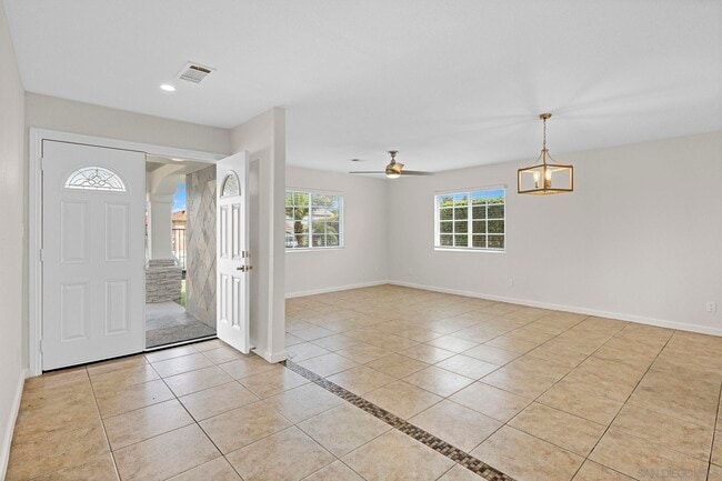 Building Photo - 1749 Dahlia Ave