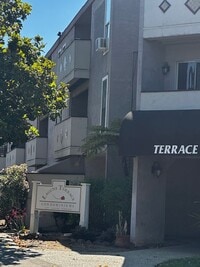 Building Photo - Beautifully remodeled 1 bedroom & 1 bath unit in the heart of Concord