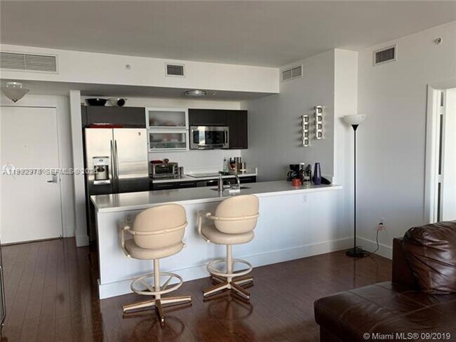 Building Photo - 90 SW 3rd St