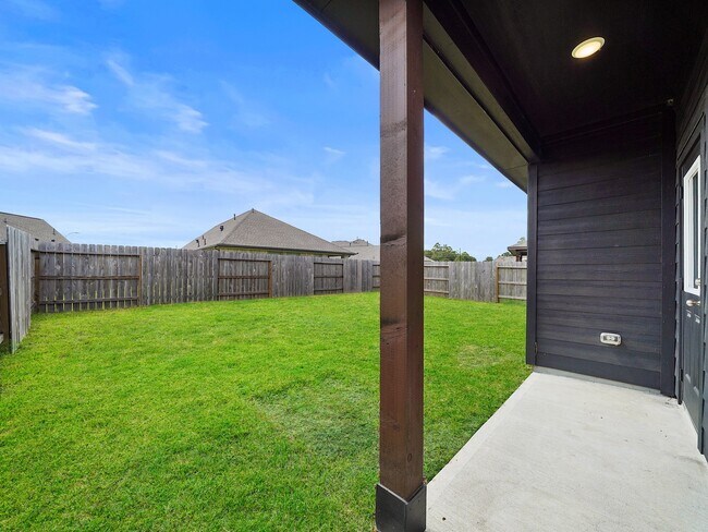 Building Photo - 15102 Wiltshire Castle Ln