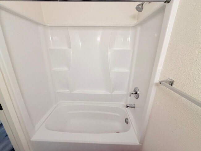 Building Photo - Pet friendly 1 bed apartment in South Lake Tahoe