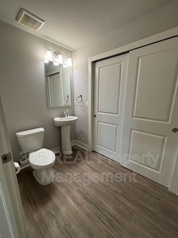 Building Photo - 6459 Orchard Park Dr