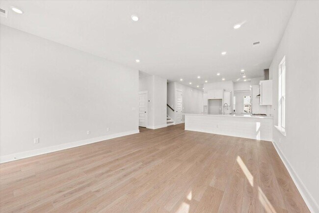 Building Photo - 437 Parish Farms Dr