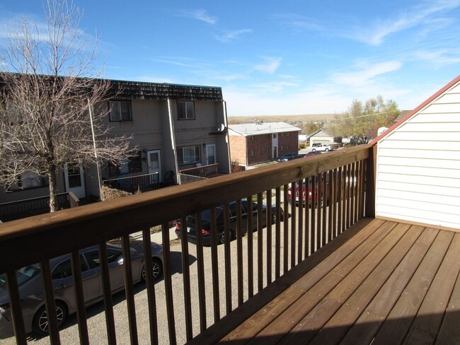 Building Photo - Centrally Located, 2 Bedroom Townhouse w/G...