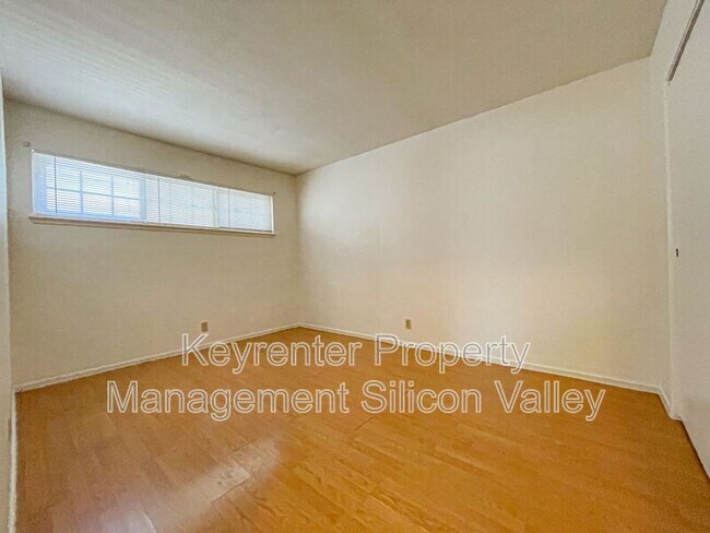Building Photo - 5719 Via Monte Dr