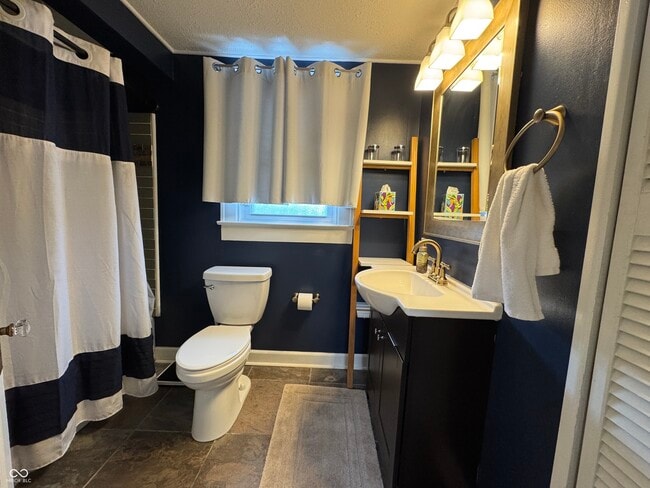 Building Photo - 6186 Evanston Ave