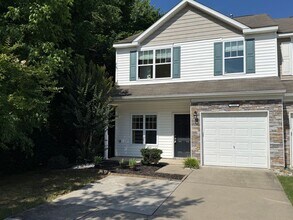 Building Photo - 3- Bedroom Corner Townhome In University City w/ Garage