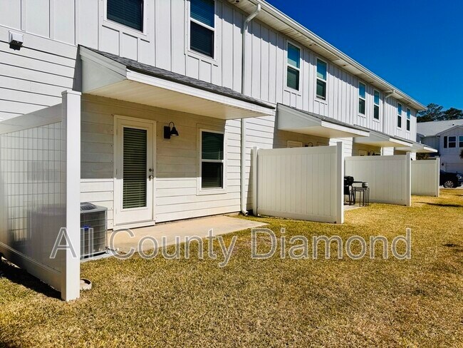 Building Photo - 10 Renea Cv