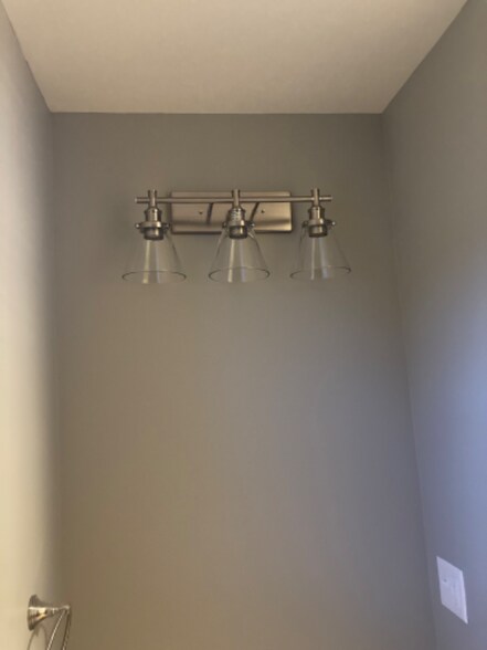 Building Photo - 1044 Stonybridge Dr