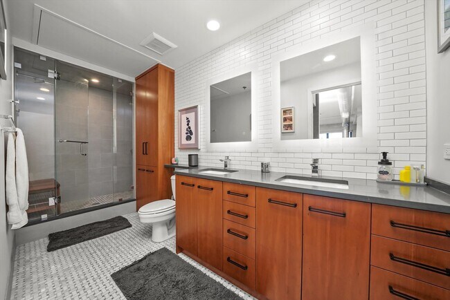 Building Photo - 1530 S State St