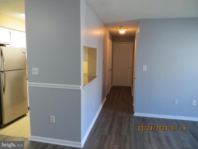 Building Photo - 1009 Ravens Crest Dr