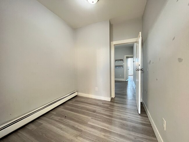 89-91 E 25th St 13 - 90 E 25th St