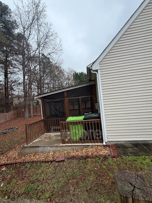 Building Photo - 6225 Saybrooke Dr