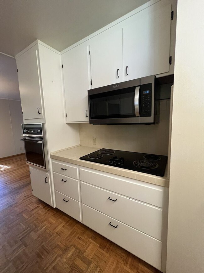 Building Photo - Immaculate 3/2 Near Big Chico Creek-Must See!