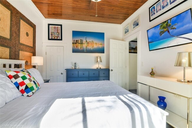 Building Photo - 212 SW 1st Ave